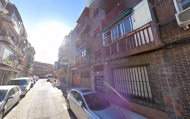 Se vende piso CESIÓN DE REMATE en C/ VILLAVEZA en Madrid - foto 2