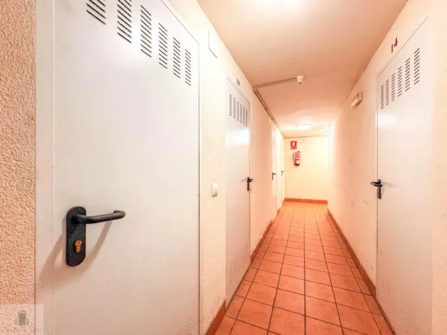Apartamento de 2 dormitorios con patio, garaje y trastero en Ronda Sur — 42