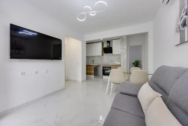 Apartamento moderno en planta baja con piscina — 12