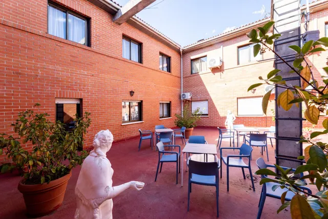 ACTIVO HOTELERO CON POTENCIAL DE INVERSIÓN Y RECONVERSIÓN – CEBREROS, ÁVILA — 25