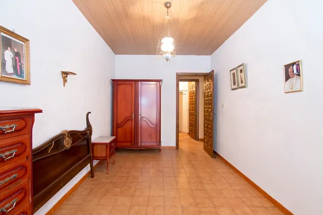 Escpecatcular Casa- Edficicio en el Centro de Baza — 34
