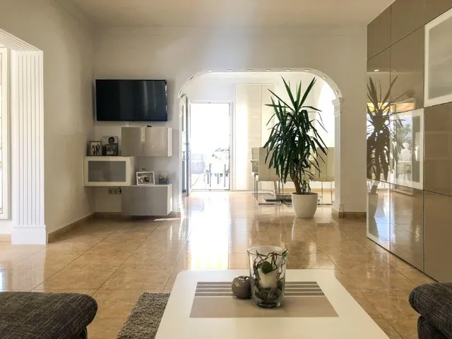 Villa reformada en zona baja de Torremuelle, Benalmádena — 25