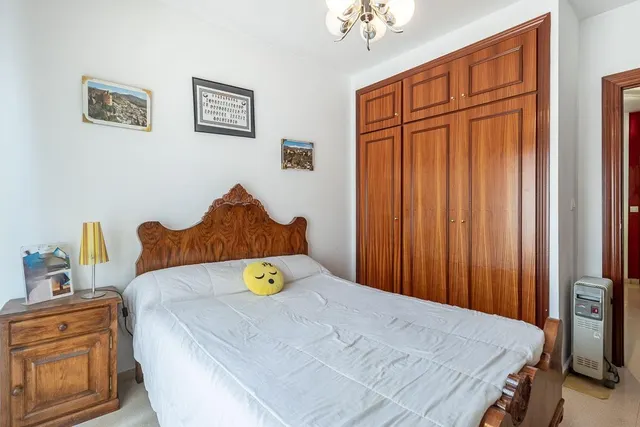 AMPLIA CASA DE 5 DORMITORIOS EN ALHENDÍN, GRANADA — 25