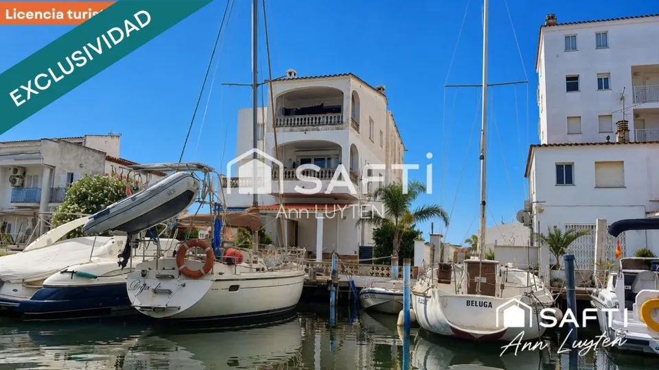 Apartamento con amarre privado y licencia turística Roses
