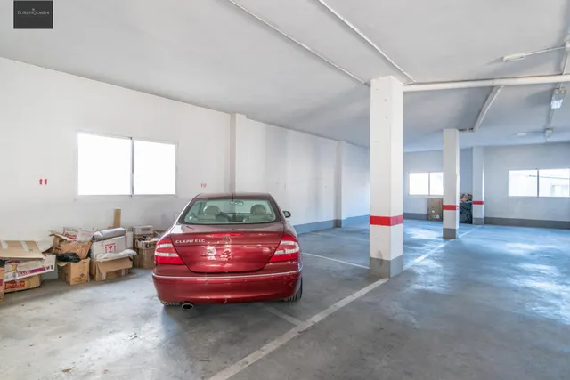 Local con 238m2 en centro de Guejar Sierra — 6