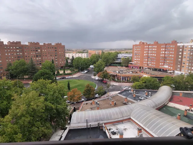 AOC VENDE EXPECTACULAR PISO DE 3 habitaciones, GARAJE Y PISCINA, EN UNA ZONA PRIVILEGIADA DE MÓSTOLES — 28