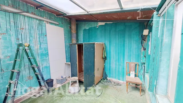 CASA MUY AMPLIA PARA REFORMAR, CON TERRAZA Y TRASTERO — 25