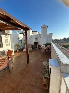 Amplia Propiedad de 3 habitaciones con Vistas a la Montaña — 28
