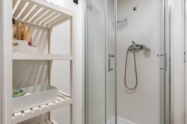 ¡Atención estudiantes! ✨ ¿Buscáis LA HABITACIÓN perfecta para el próximo curso académico en Granada por 400 € al mes/habitación? ¡Tenemos exactamente lo que necesitáis! — 18