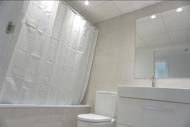 ESTRENA  ESTA ESPECTACULAR VIVIENDA CON PISCINA  DE 2 habitaciones Y DOS BAÑOS CON GARAJE INCLUIDO — 28