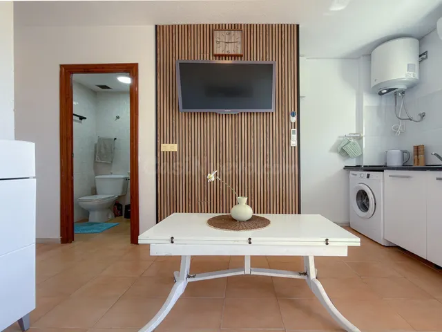 Espléndido apartamento reformado, tipo Loft con 1 dormitorio y terrazas con impresionantes vistas a la laguna rosa (450 m de playa) — 4