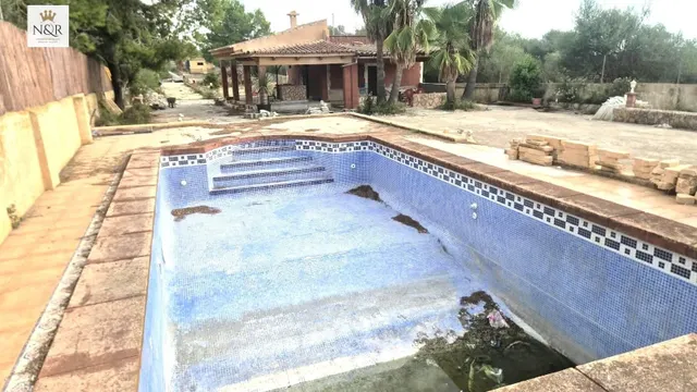 FINCA RÚSTICA CON VIVIENDA Y PISCINA - foto 3