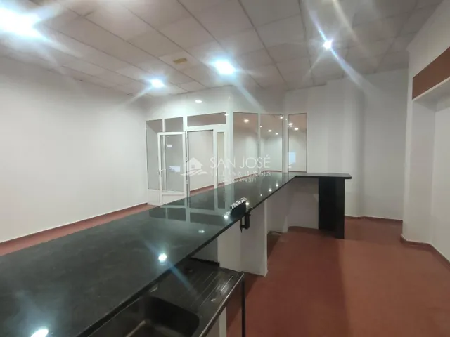 SE VENDE O SE ALQUILA LOCAL COMERCIAL VACIO EN EL CENTRO DE ASPE — 7