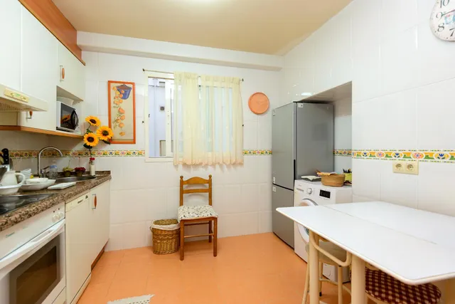 Tres habitaciones, ascensor y trastero en fuertes acevedo. listo para entrar a vivir — 7