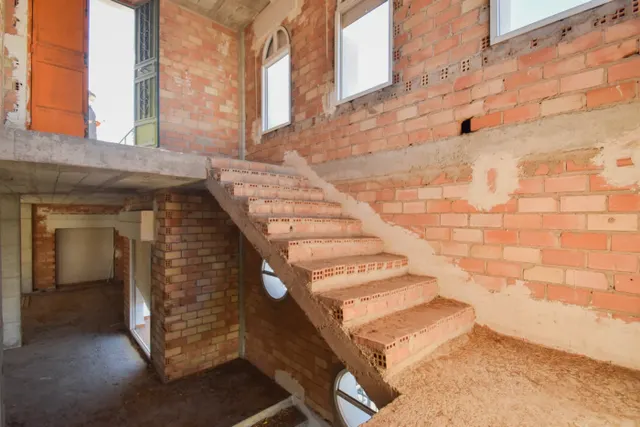 CASA Y PARCELA PARA USOS MULTIPLES. ZONA SERRALLO — 34