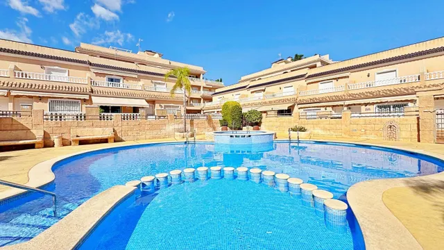 ADOSADO DE 3 DORMITORIO Y 2 BAÑOS EN ORIHUELA COSTA (ZONA LOS DOLSES) — 5