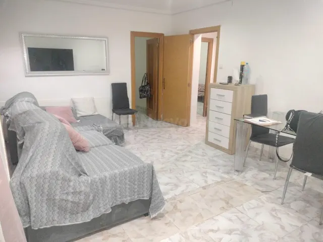 OCASION - PISO PARA REFORMAR DE DOS DORMITORIOS CON GRAN PAT - foto 2