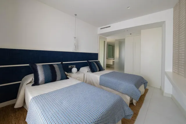 ÁTICO DÚPLEX DE LUJO CON PISCINA PRIVADA Y VISTAS PANORÁMICAS EN DIAGONAL MAR — 15