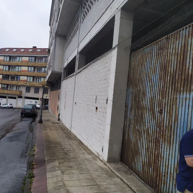 SE VENDE LOCAL COMERCIAL EN SILLEDA — 26