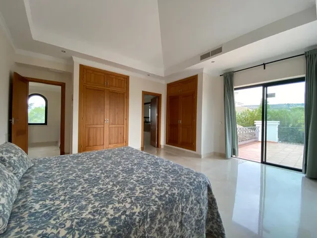 VILLA DE LUJO EN EL CAMPO DE GOLF — 27