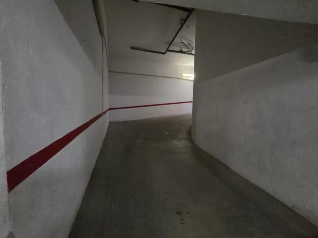 Piso con garaje muy próximo al centro — 22