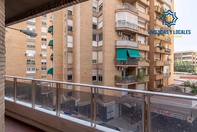 MAGNIFICA VIVIENDA EN LAS FLORES - CAMINO DE RONDA — 19