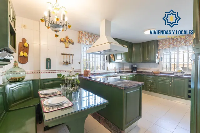 Chalet en venta en La Zubia con Licencia Turística — 11