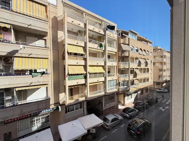 Apartamento 2 habitaciones 84m² en venta - Estacion de autobuses — 30