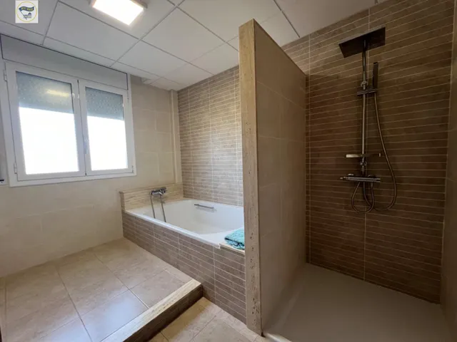 ESPECTACULAR CASA CON PISCINA — 41