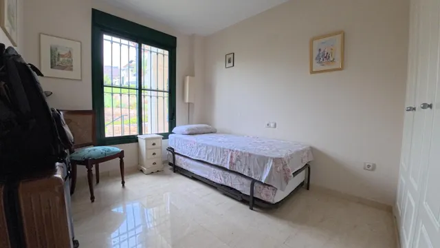 Apartamento de planta baja de esquina con 2 dormitorios con jardin y vistas parciales al mar — 17
