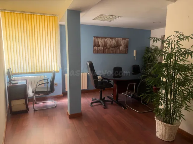 Oficina en Alquiler en la Zona PERU de Cáceres — 2