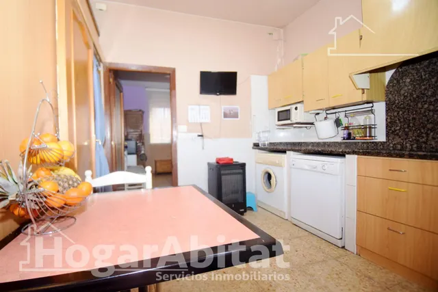 MAGNIFICA CASA CON TERRAZA Y LOCAL COMERCIAL EN EL CENTRO — 11