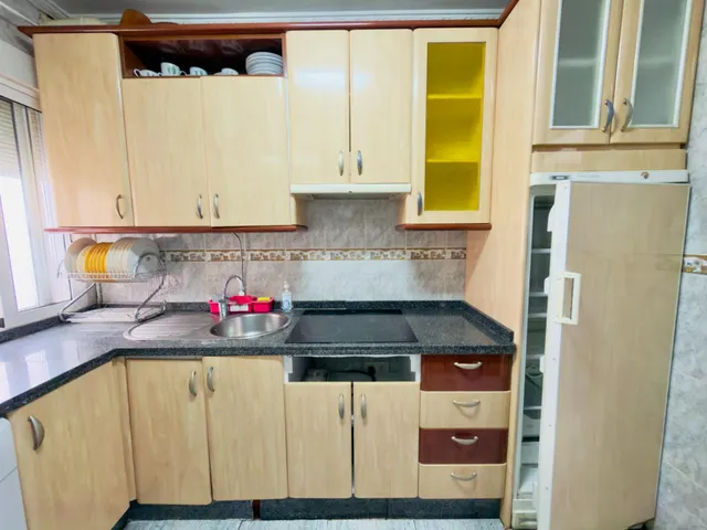 Amplio piso con terraza, 3 dormitorios y posibilidad de 4 en Av. Barcelona – Viñuela – Rescatado — 12