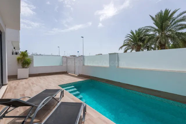Villa de 3 dormitorios en San Pedro del Pinatar - foto 3