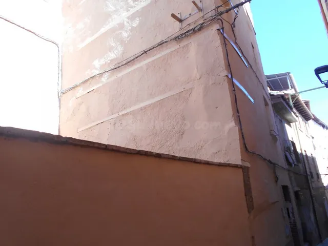VENDO O CEDO EN USUFRUCTO PISOS PARA REFORMAR EN TARAZONA - foto 3