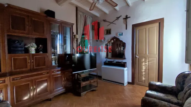 CASA DE PIEDRA CON PATIO Y TERRAZA CON BUENAS VISTAS EN LA ZONA DE CASTRELO. — 18
