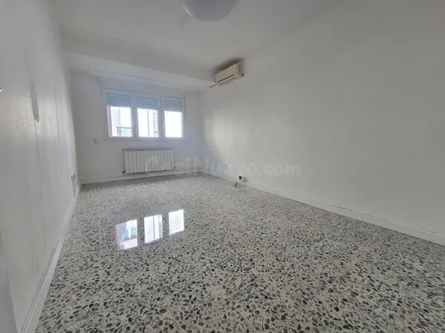 Piso de 71 m2. Distribuido en cuatro dormitorios, salón, coc - foto 5