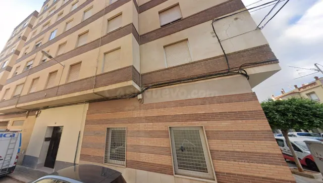 Se vende piso OKUPA en Calle Virgen de Gracia 13 de Almazora - foto 2