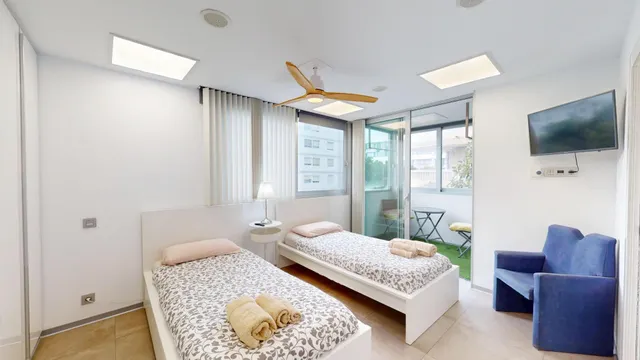 Piso en venta en Marbella centro con licencia turística, en residencial con piscina. — 13