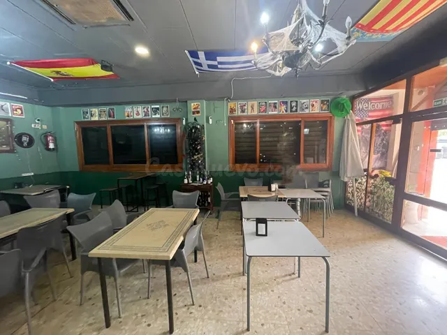 ALQUILER DE CAFETERIA CON LICENCIA-POSIBILIDAD DE TERRAZA — 5