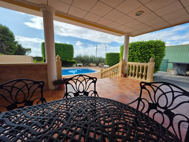 Chalet con piscina, casa de invitados y nave de 300 m2 a 1 km de Elche — 18