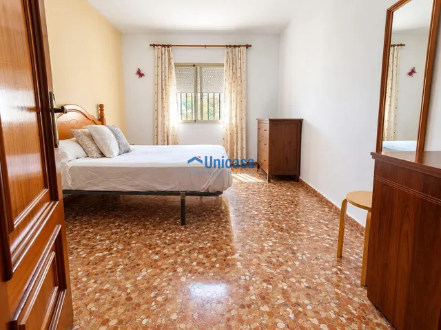 CHALET INDEPENDIENTE · 2 VIVIENDAS · PARCELA DE 422 M2 — 15