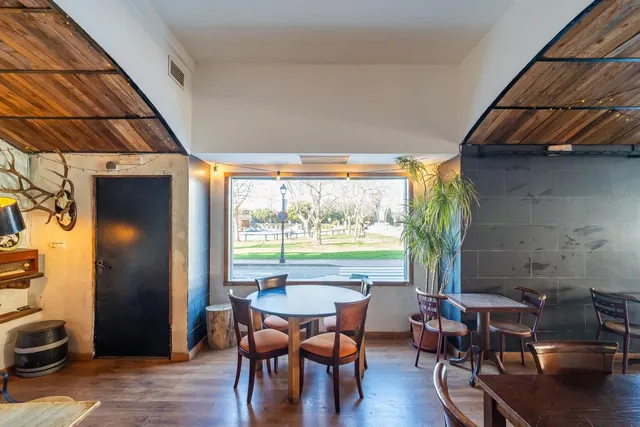 Restaurante 225m² en venta - Centro — 7