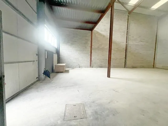 Nave en polígono de Viernoles. — 6