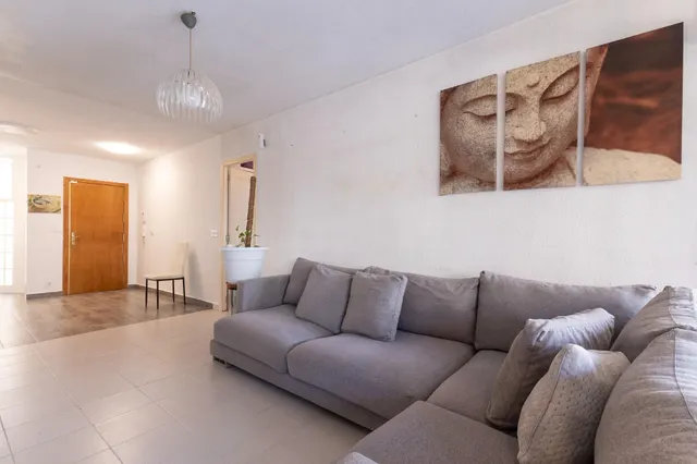 APARTAMENTO DOS DORMITORIOS ZONA LA VELETA . — 14