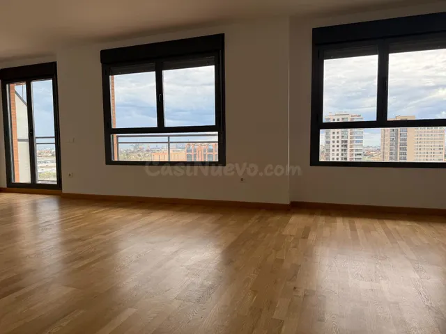 PISO EN VENTA CERCA DE ROIG ARENA - foto 4
