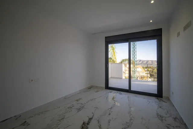 Villa 3 habitaciones 100m² en venta - Coloma — 29