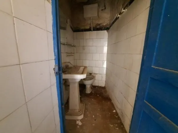 Planta baja de un edificio de 2 plantas - foto 5