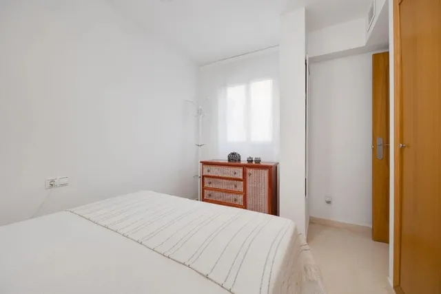 APARTAMENTO DE 3 DORMITORIOS 2 BAÑOS EN TORREVIEJA (PLAYA DEL CURA) — 28