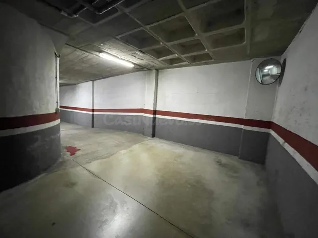 ¡DI ADIÓS A BUSCAR APARCAMIENTO! PLAZA DE GARAJE EN SECTOR V — 2
